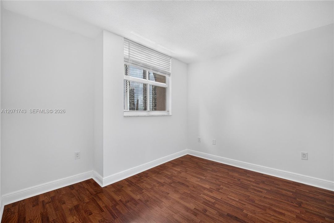 For Rent: $3,600 (2 beds, 2 baths, 1023 Square Feet)