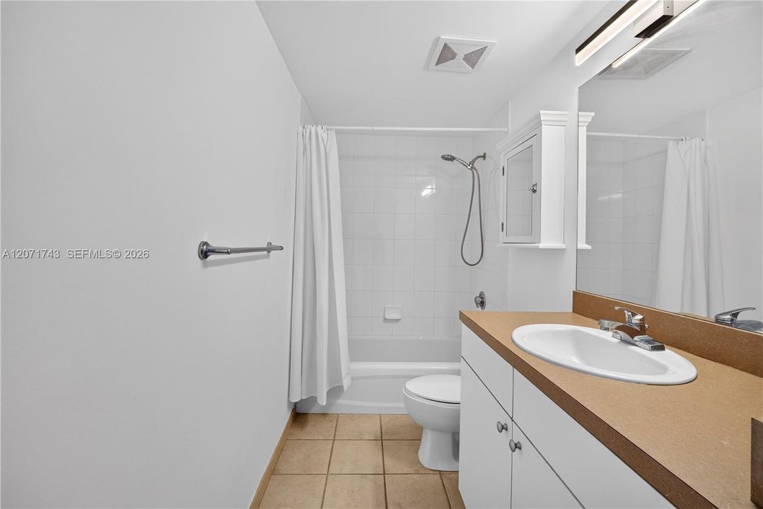 For Rent: $3,600 (2 beds, 2 baths, 1023 Square Feet)