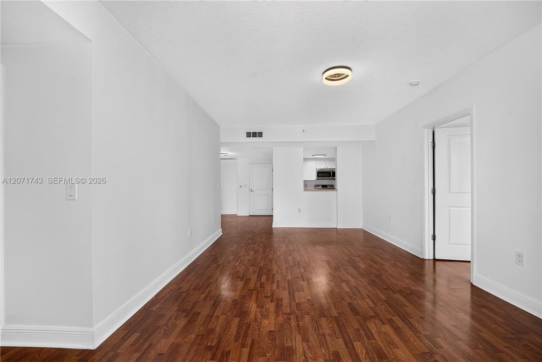 For Rent: $3,600 (2 beds, 2 baths, 1023 Square Feet)