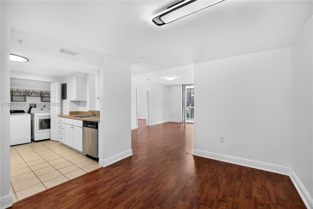 For Rent: $3,600 (2 beds, 2 baths, 1023 Square Feet)