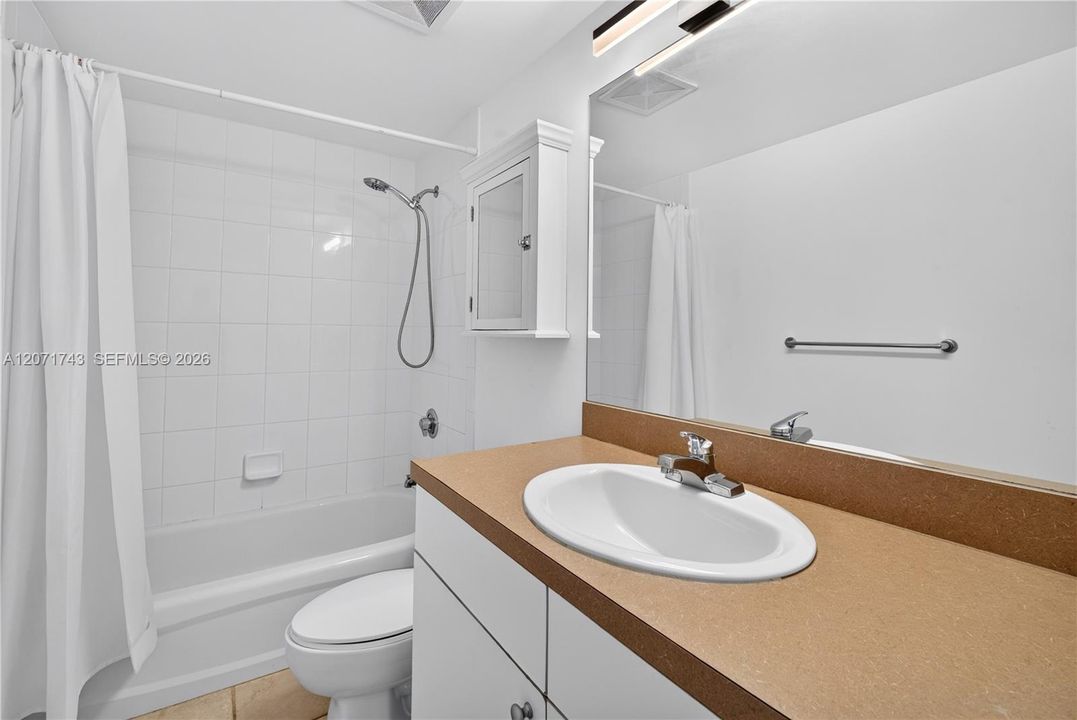 For Rent: $3,600 (2 beds, 2 baths, 1023 Square Feet)