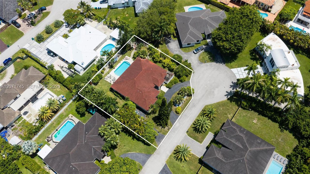 For Sale: $1,395,000 (4 beds, 4 baths, 3738 Square Feet)