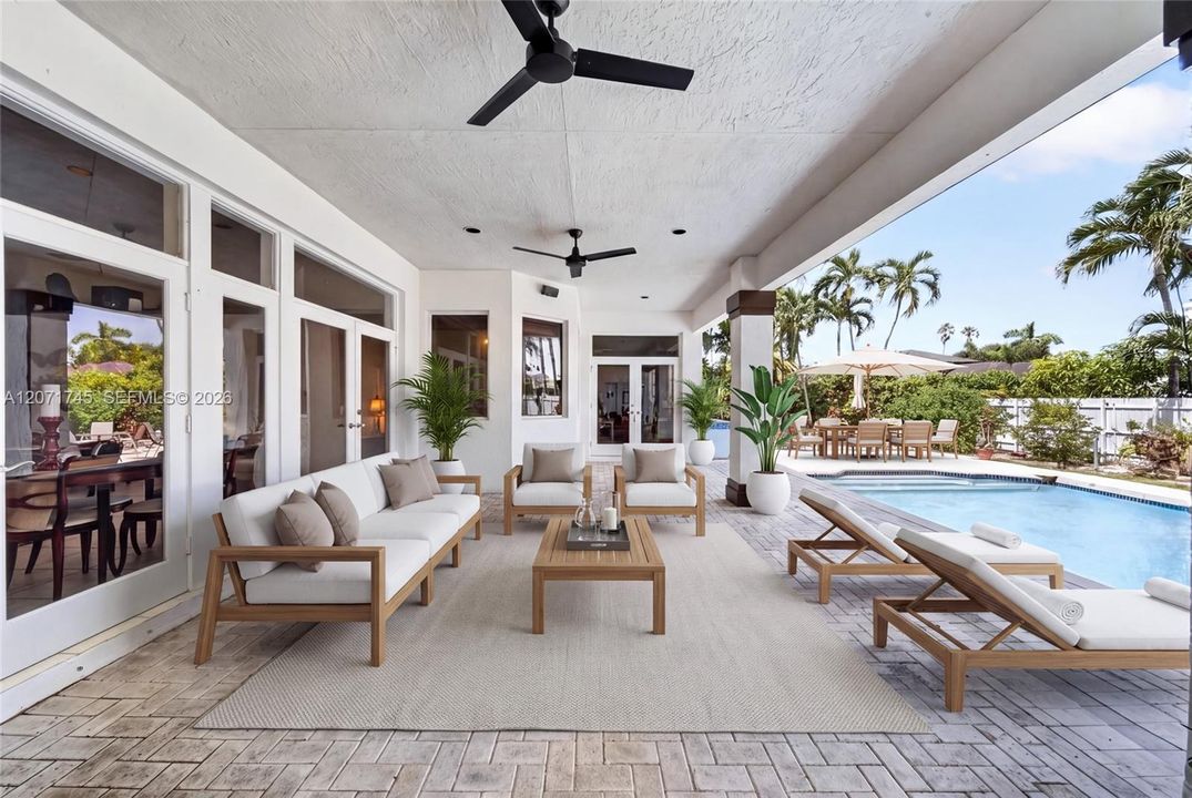 For Sale: $1,395,000 (4 beds, 4 baths, 3738 Square Feet)