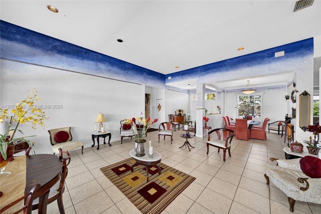 For Sale: $1,395,000 (4 beds, 4 baths, 3738 Square Feet)