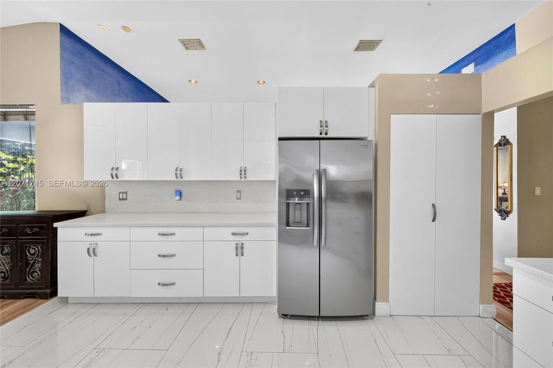 For Sale: $1,395,000 (4 beds, 4 baths, 3738 Square Feet)