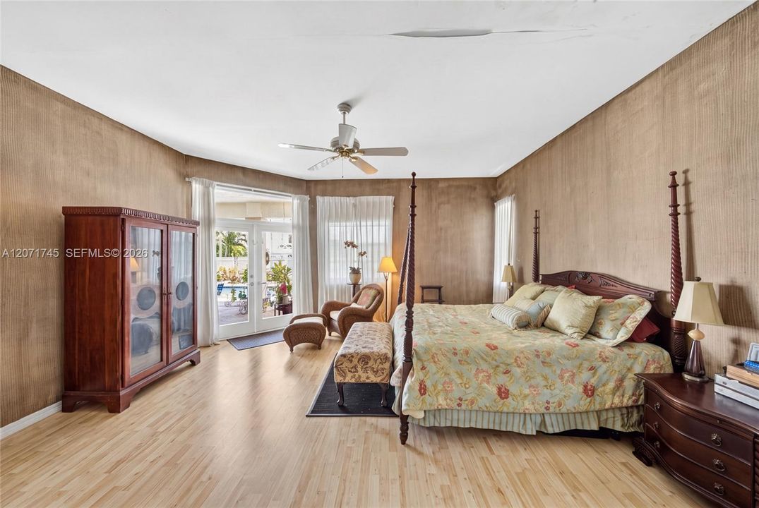 For Sale: $1,395,000 (4 beds, 4 baths, 3738 Square Feet)
