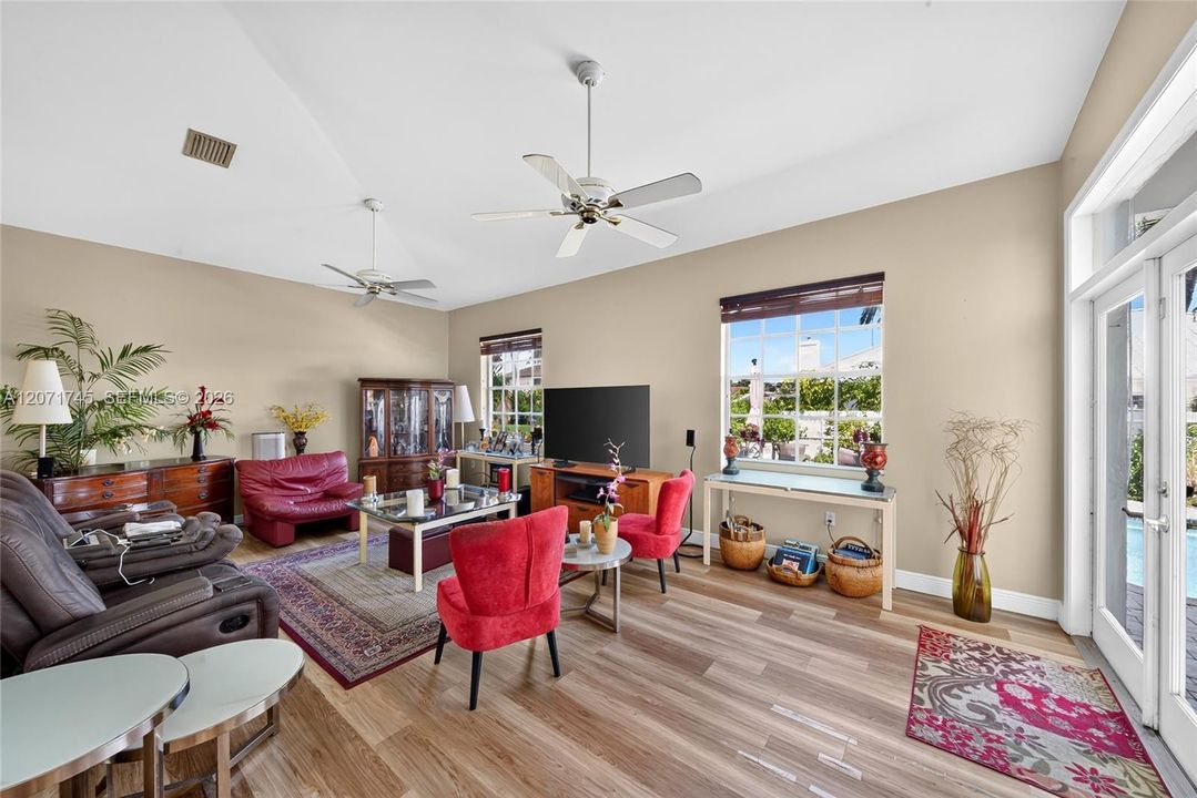 For Sale: $1,395,000 (4 beds, 4 baths, 3738 Square Feet)