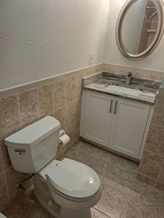 25688
