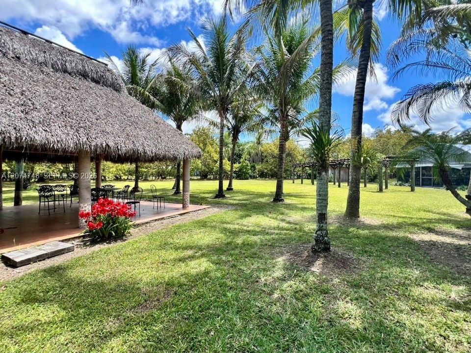En Venta: $2,799,000 (4 camas, 5 baños, 2611 Pies cuadrados)