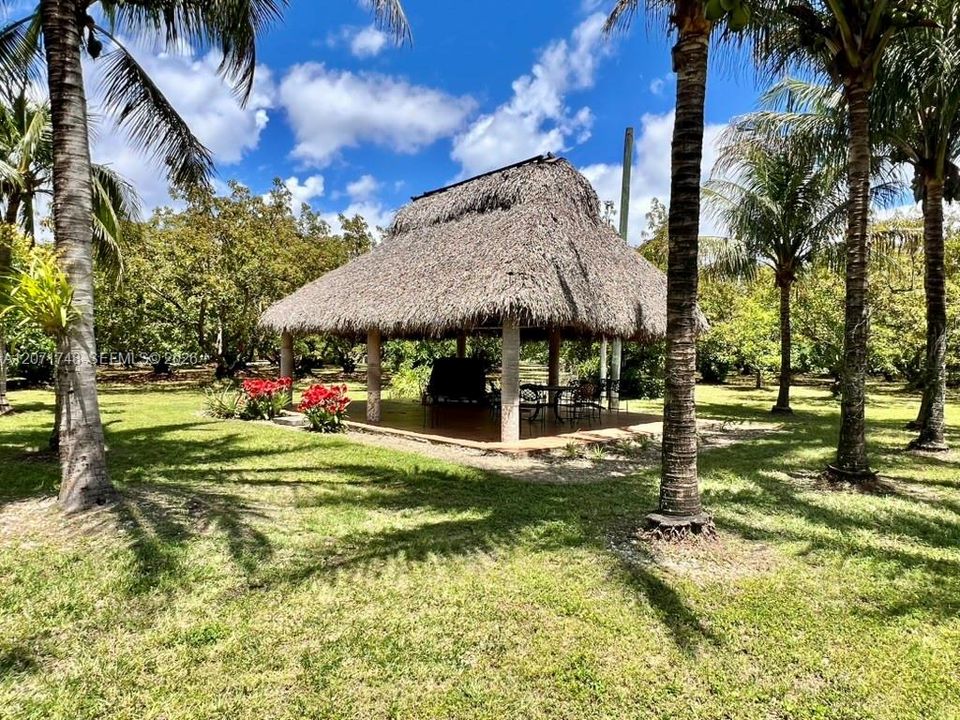 En Venta: $2,799,000 (4 camas, 5 baños, 2611 Pies cuadrados)