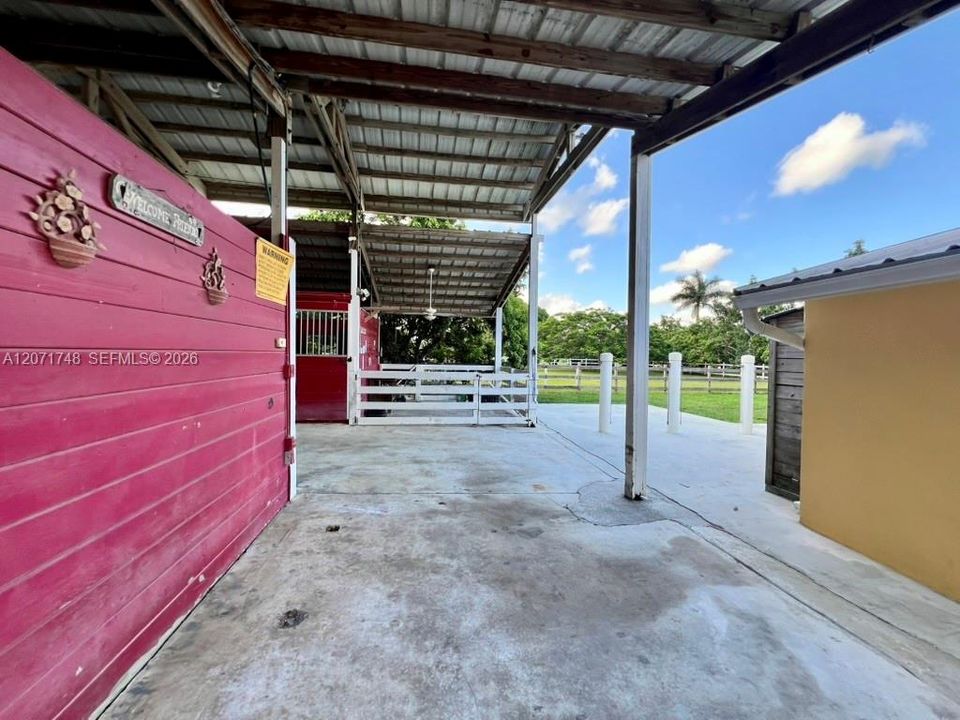 En Venta: $2,799,000 (4 camas, 5 baños, 2611 Pies cuadrados)