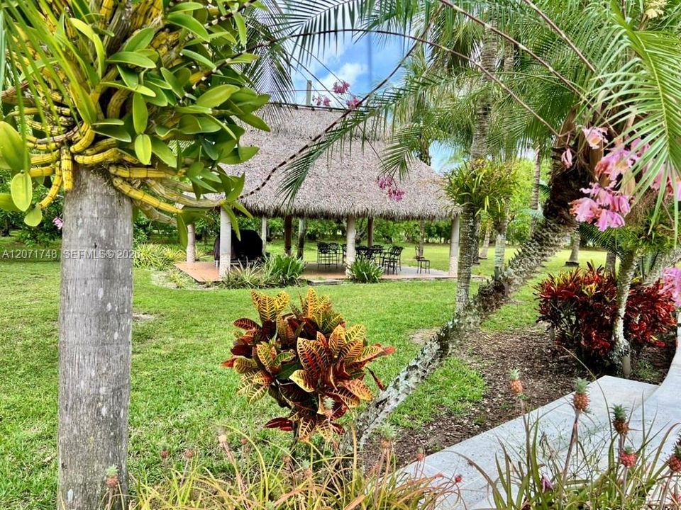En Venta: $2,799,000 (4 camas, 5 baños, 2611 Pies cuadrados)