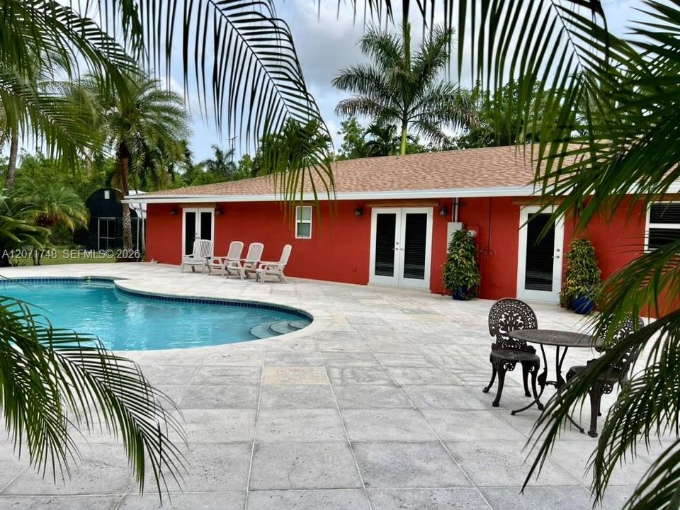 En Venta: $2,799,000 (4 camas, 5 baños, 2611 Pies cuadrados)