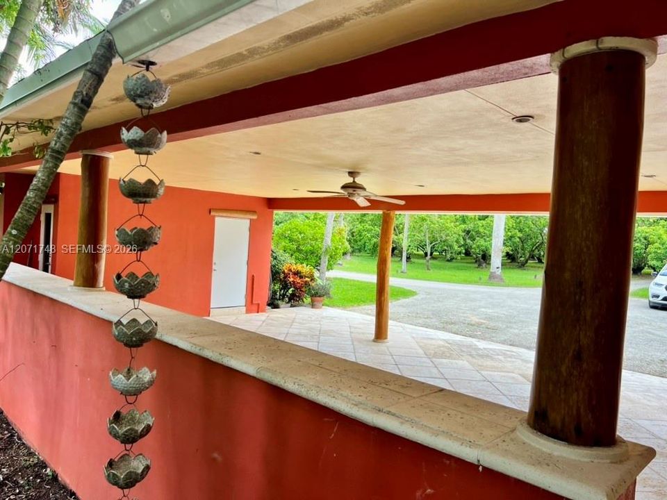 En Venta: $2,799,000 (4 camas, 5 baños, 2611 Pies cuadrados)