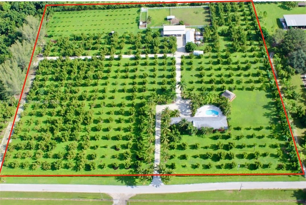 En Venta: $2,799,000 (4 camas, 5 baños, 2611 Pies cuadrados)