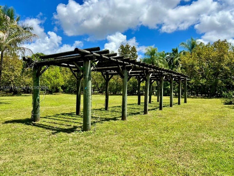 En Venta: $2,799,000 (4 camas, 5 baños, 2611 Pies cuadrados)