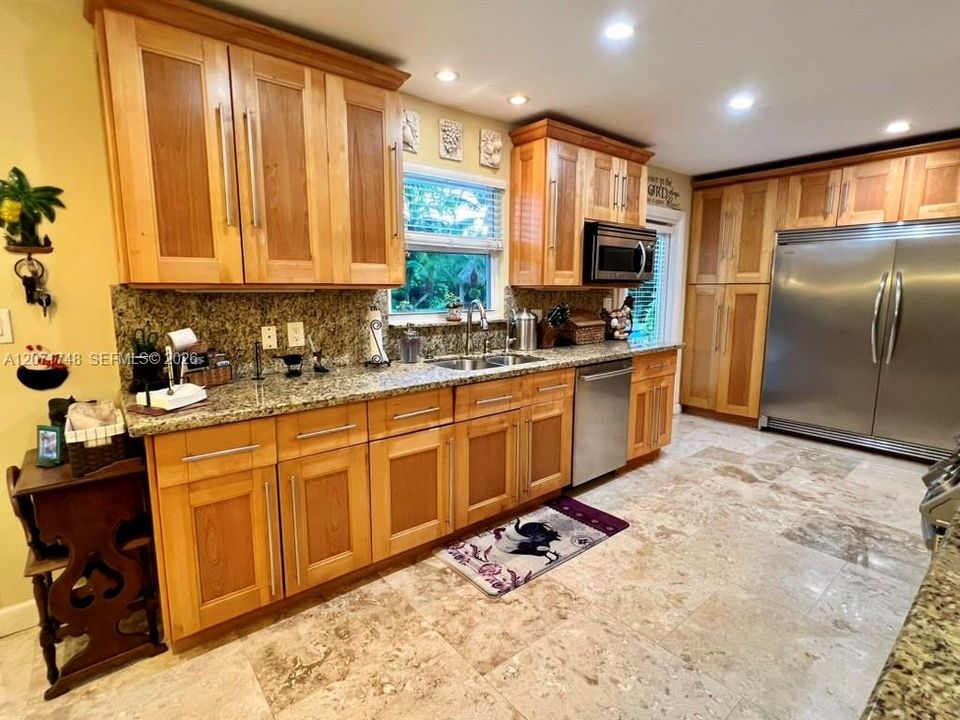 En Venta: $2,799,000 (4 camas, 5 baños, 2611 Pies cuadrados)