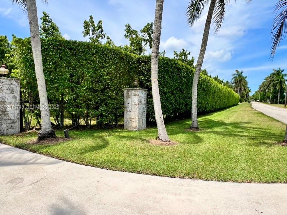 En Venta: $2,799,000 (4 camas, 5 baños, 2611 Pies cuadrados)