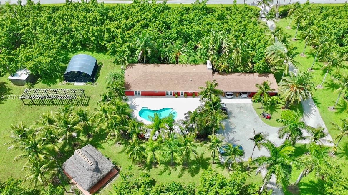 En Venta: $2,799,000 (4 camas, 5 baños, 2611 Pies cuadrados)