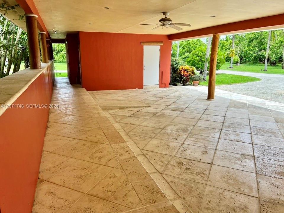 En Venta: $2,799,000 (4 camas, 5 baños, 2611 Pies cuadrados)