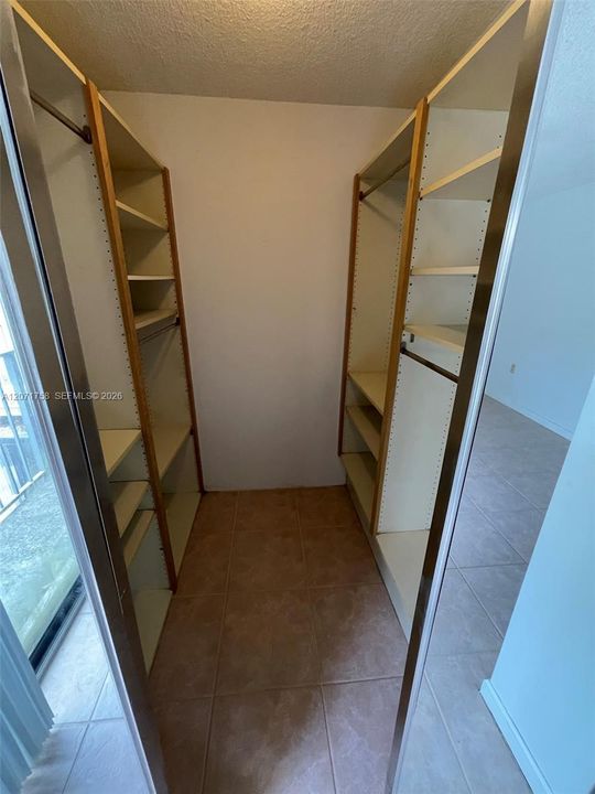 В аренду: $2,250 (2 спален, 2 ванн, 1236 Квадратных фут)