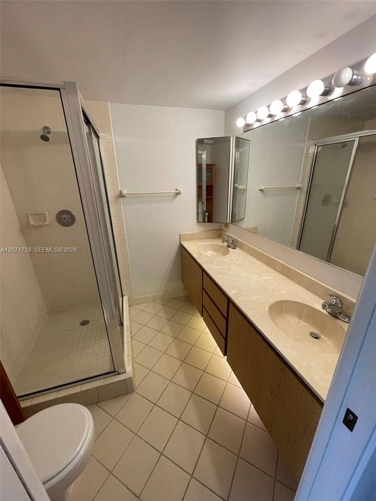 В аренду: $2,250 (2 спален, 2 ванн, 1236 Квадратных фут)