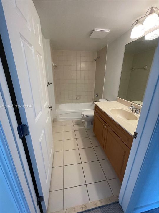 В аренду: $2,800 (2 спален, 2 ванн, 891 Квадратных фут)