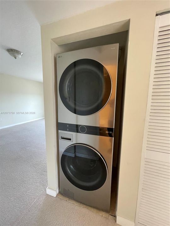 В аренду: $2,800 (2 спален, 2 ванн, 891 Квадратных фут)