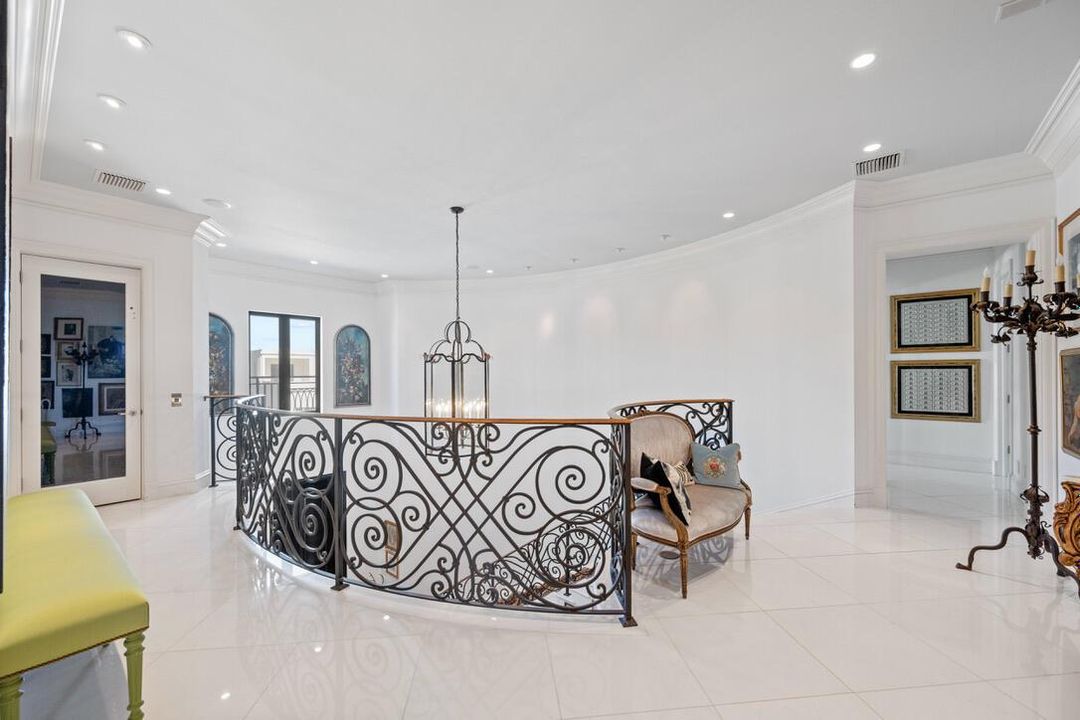 2nd floor landing
