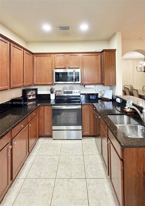 For Sale: $600,000 (4 beds, 2 baths, 1992 Square Feet)