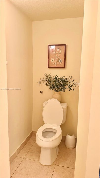 For Sale: $600,000 (4 beds, 2 baths, 1992 Square Feet)