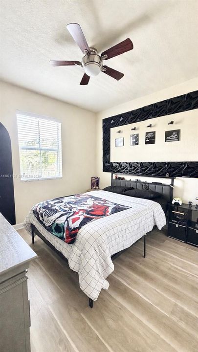 For Sale: $600,000 (4 beds, 2 baths, 1992 Square Feet)
