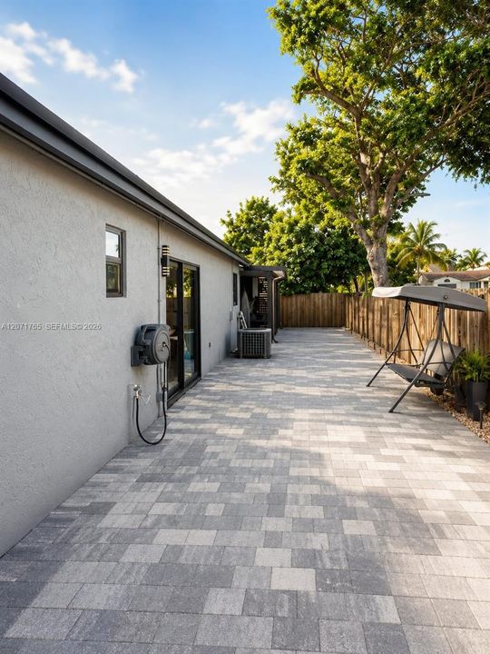 For Sale: $599,900 (3 beds, 2 baths, 1353 Square Feet)