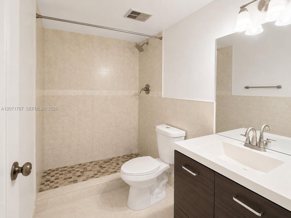 For Rent: $2,100 (2 beds, 2 baths, 750 Square Feet)