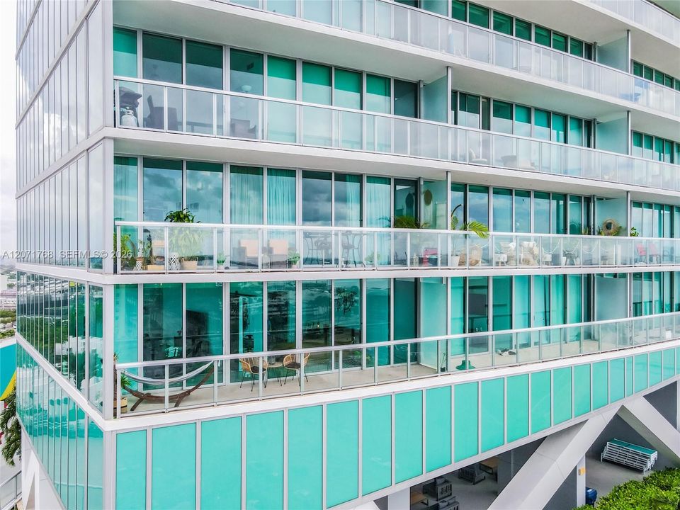 For Rent: $4,800 (2 beds, 2 baths, 1315 Square Feet)