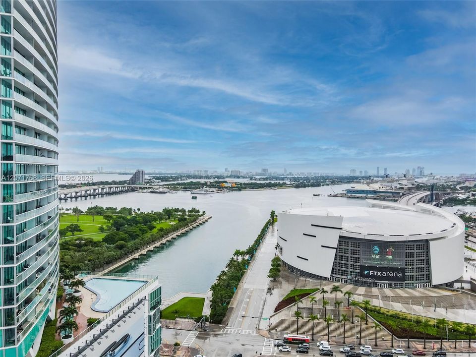 For Rent: $4,800 (2 beds, 2 baths, 1315 Square Feet)