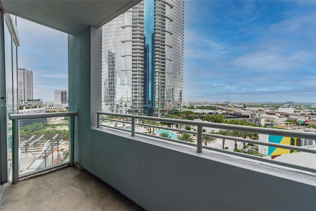 For Rent: $4,800 (2 beds, 2 baths, 1315 Square Feet)
