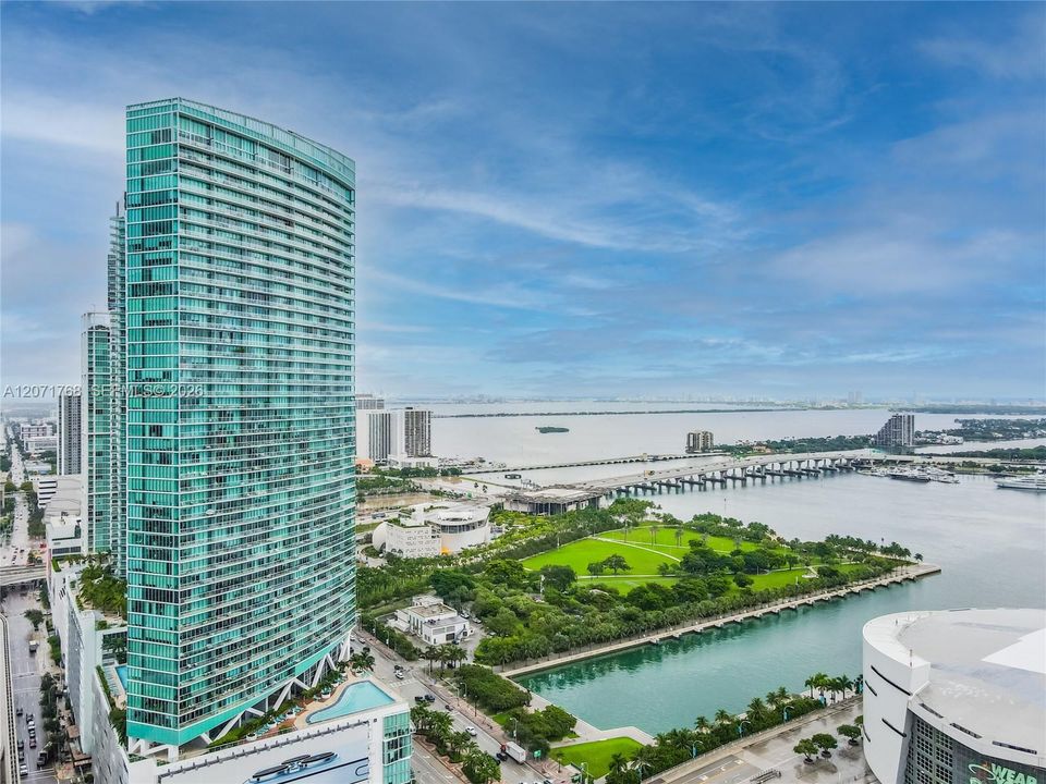 For Rent: $4,800 (2 beds, 2 baths, 1315 Square Feet)