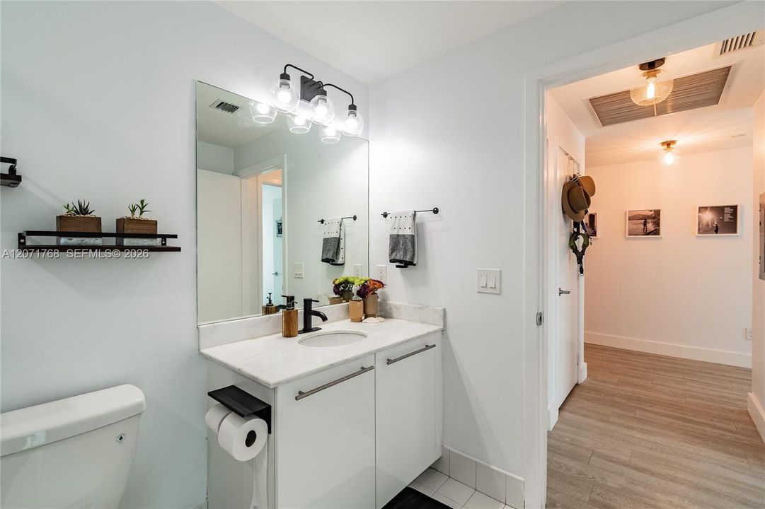 For Rent: $4,800 (2 beds, 2 baths, 1315 Square Feet)