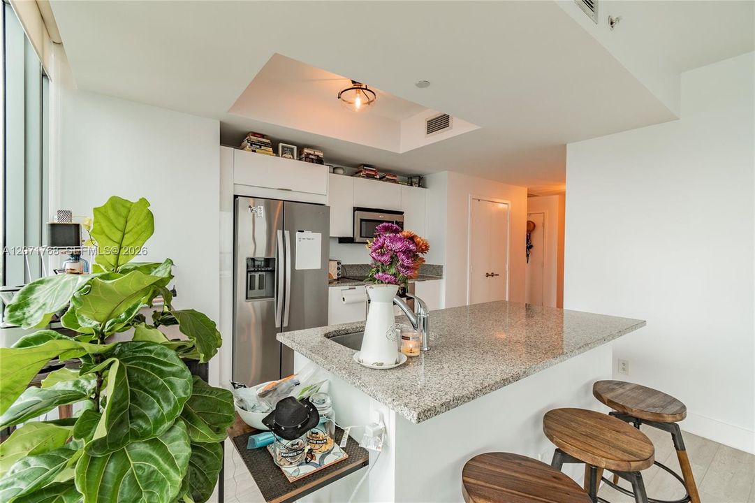 For Rent: $4,800 (2 beds, 2 baths, 1315 Square Feet)