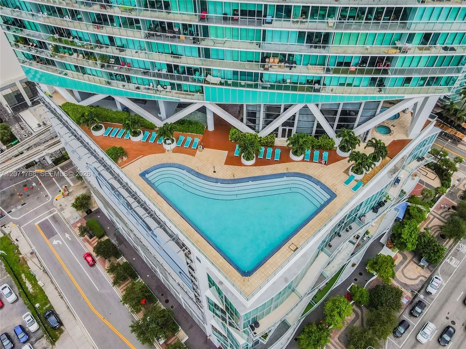 For Rent: $4,800 (2 beds, 2 baths, 1315 Square Feet)