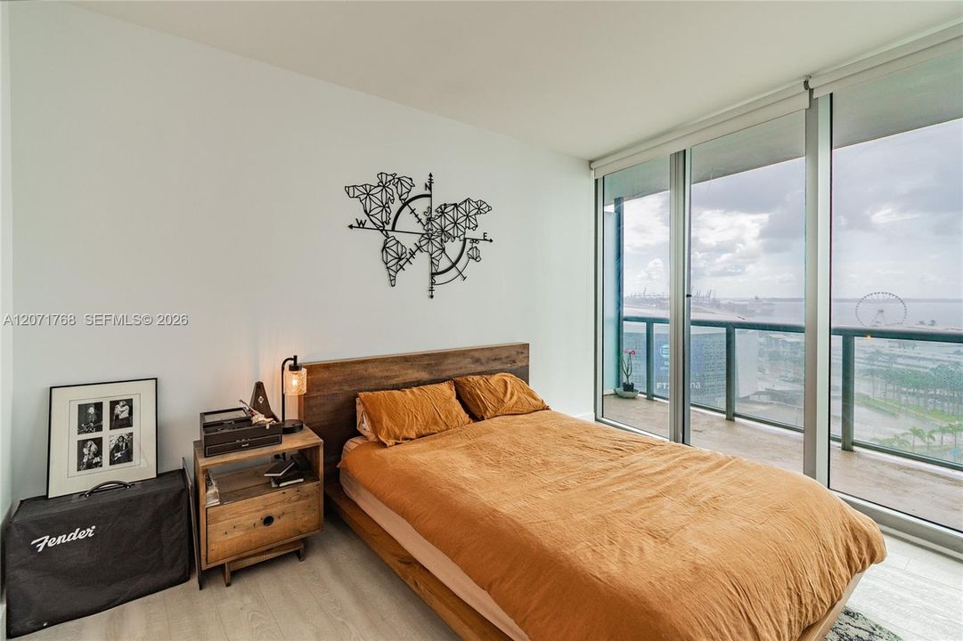 For Rent: $4,800 (2 beds, 2 baths, 1315 Square Feet)