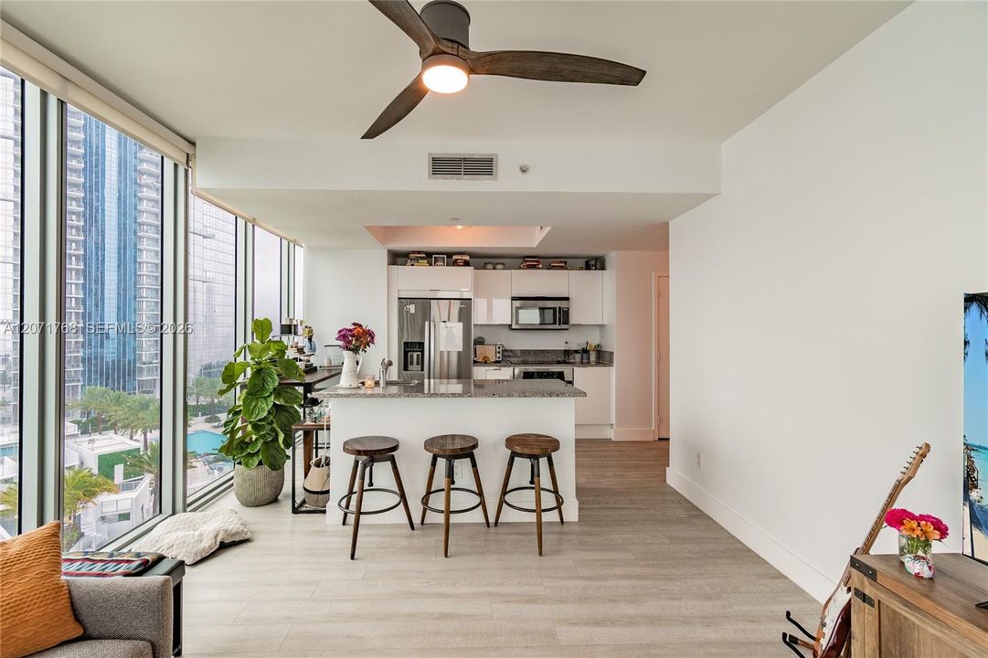 For Rent: $4,800 (2 beds, 2 baths, 1315 Square Feet)