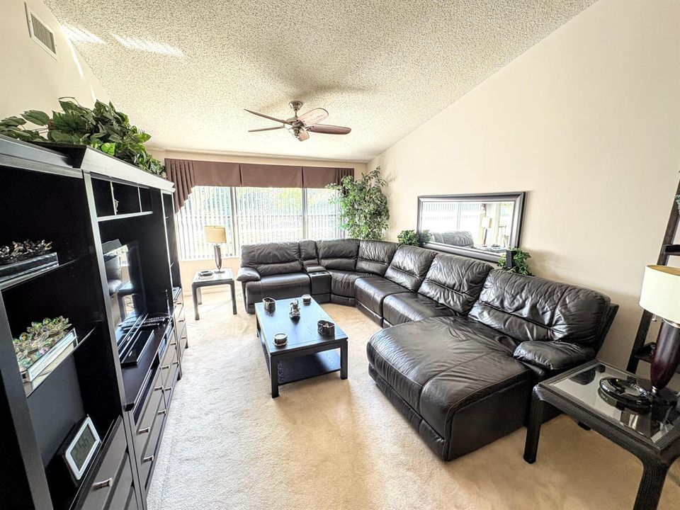 OPEN LIVING ROOM
