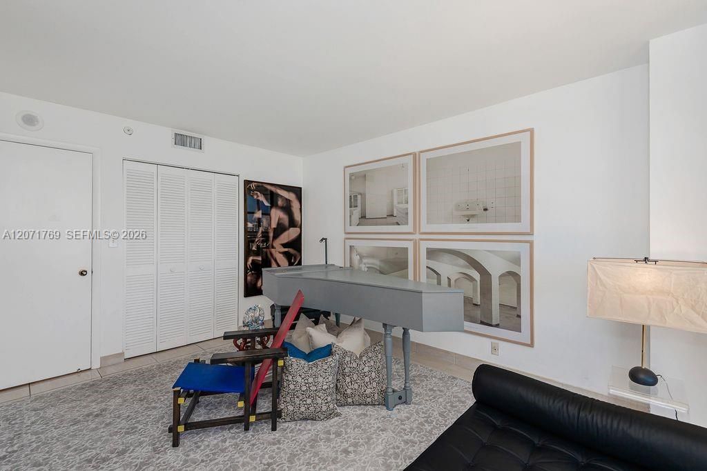 For Sale: $649,000 (3 beds, 2 baths, 1913 Square Feet)