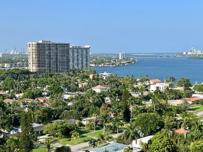 For Sale: $649,000 (3 beds, 2 baths, 1913 Square Feet)