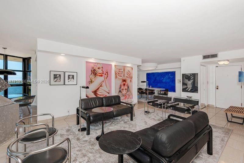 For Sale: $649,000 (3 beds, 2 baths, 1913 Square Feet)