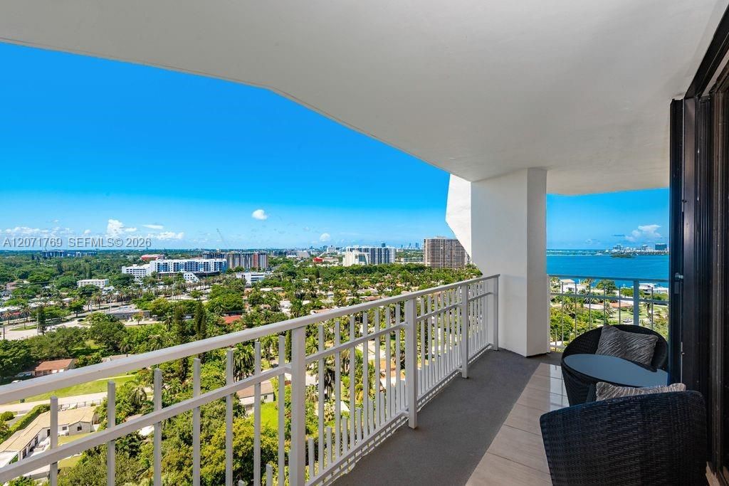 For Sale: $649,000 (3 beds, 2 baths, 1913 Square Feet)