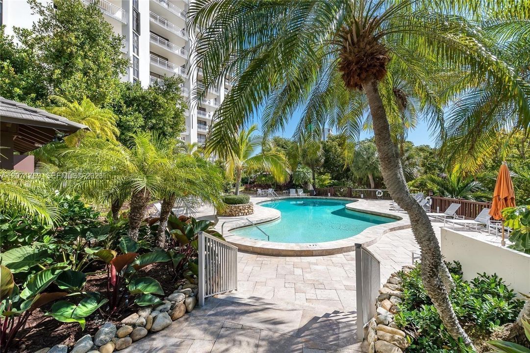 For Sale: $649,000 (3 beds, 2 baths, 1913 Square Feet)