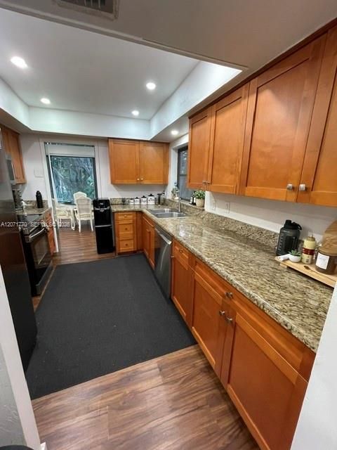 В аренду: $2,700 (3 спален, 2 ванн, 1370 Квадратных фут)